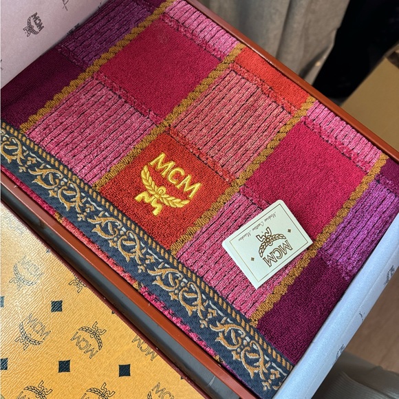 Celine Cream and Pink Casual Socks Set - Picture 3 of 11